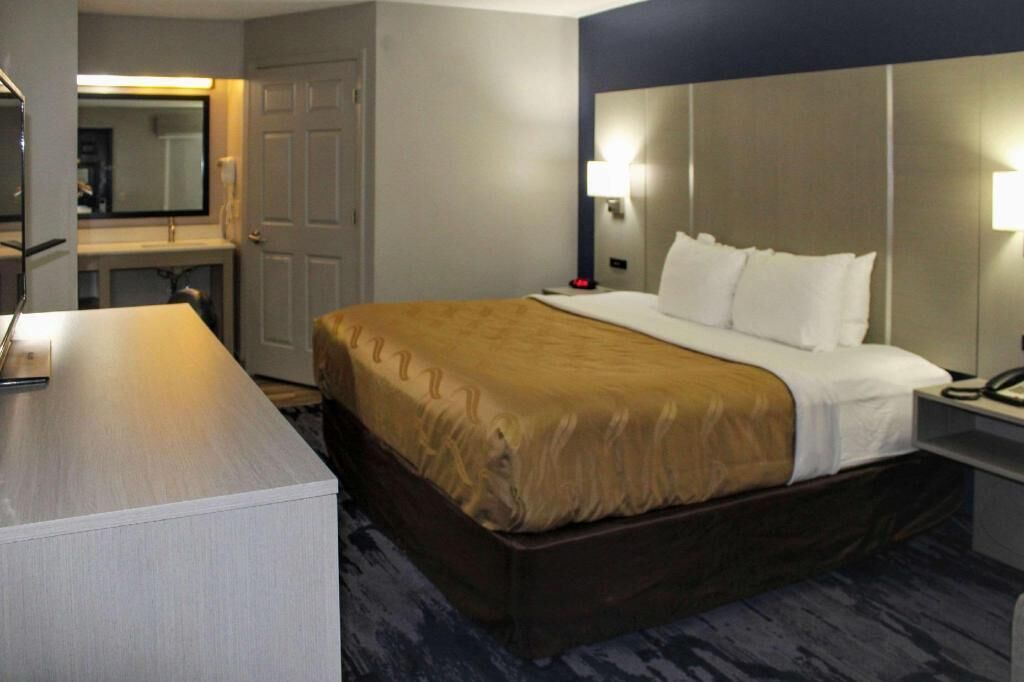 Cortinas opacas, tabla de planchar con plancha, wifi gratis