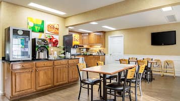 Free daily continental breakfast