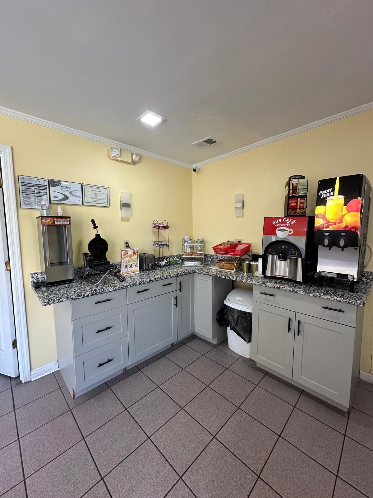 Free daily continental breakfast