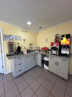 Petit déjeuner continental compris tous les jours