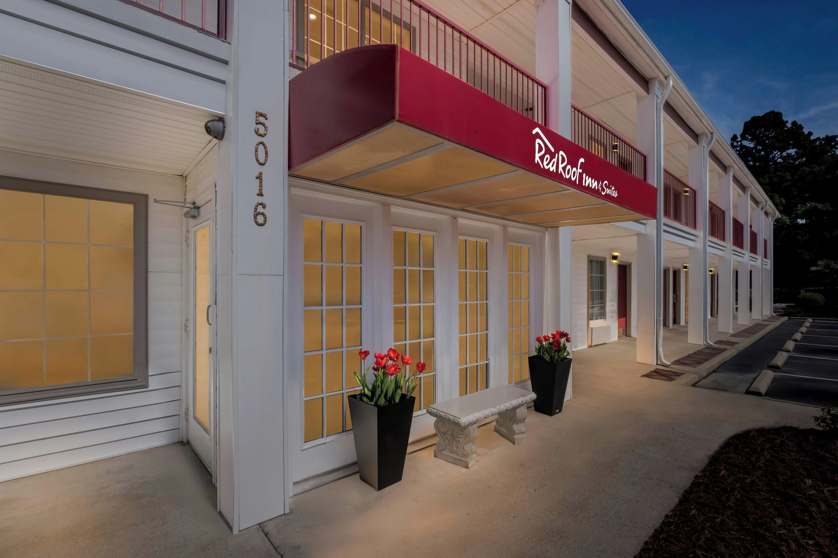 Fassade der Unterkunft – Abend/Nacht