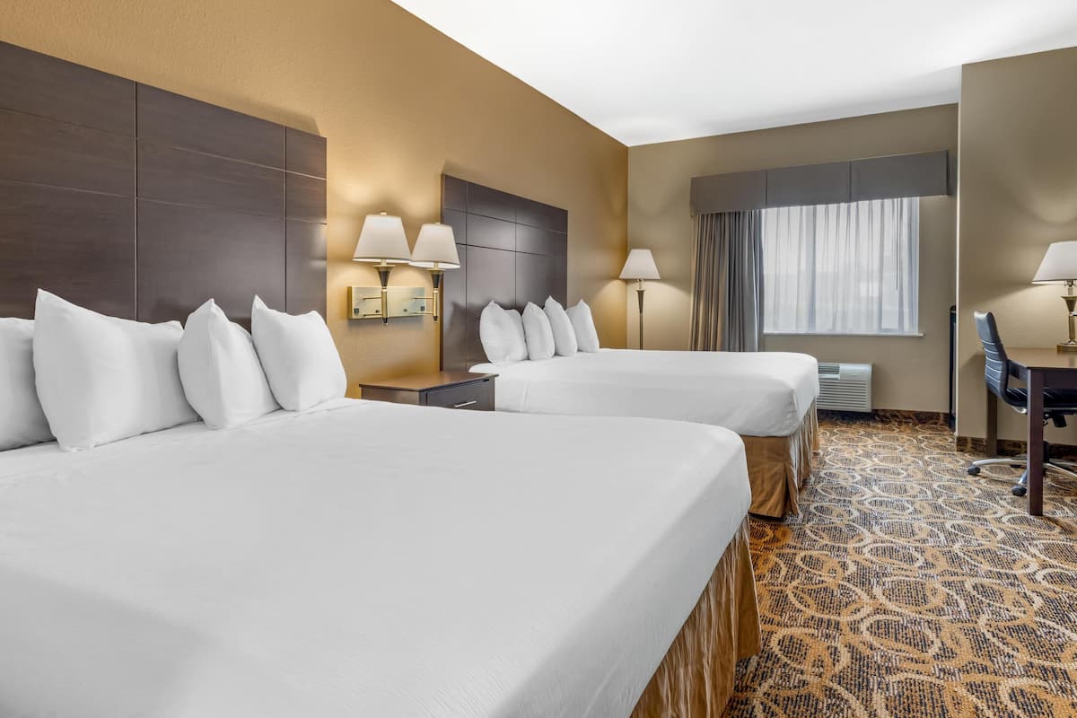 Chambre Standard, 2 grands lits, accessible aux personnes à mobilité réduite, non-fumeurs | Bureau, fer et planche à repasser, Wi-Fi gratuit, draps fournis