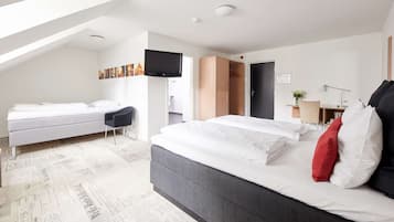 Junior Suite, 1 King Bed, Non Smoking