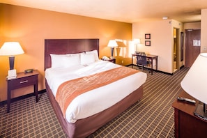 Premium bedding, in-room safe, desk, blackout drapes - Comfort Inn & Suites Gunnison - Crested Butte (Gunnison)