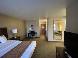 Suite, 1 King Bed with Sofa bed, Non Smoking
