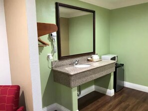 1 bedroom, desk, free WiFi