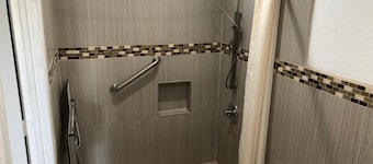 American Inn & Suites LAX