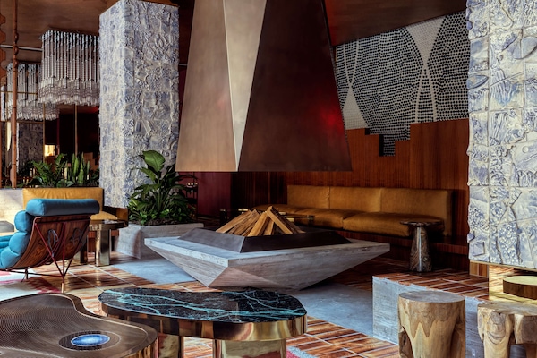 Premium bedding, in-room safe, blackout drapes, iron/ironing board