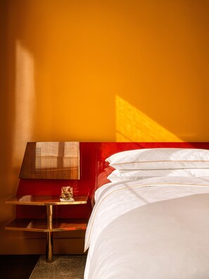 高級寢具、客房內保險箱、遮光布/窗簾、熨斗/熨衣板