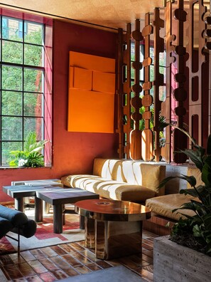 Premium bedding, in-room safe, blackout drapes, iron/ironing board - The Manner, The Unbound Collection by Hyatt (New York)