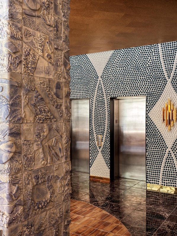 高級寢具、客房內保險箱、遮光布/窗簾、熨斗/熨衣板