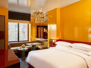 Room, 1 King Bed, Corner | Premium bedding, in-room safe, blackout drapes, iron/ironing board at The Manner, The Unbound Collection by Hyatt