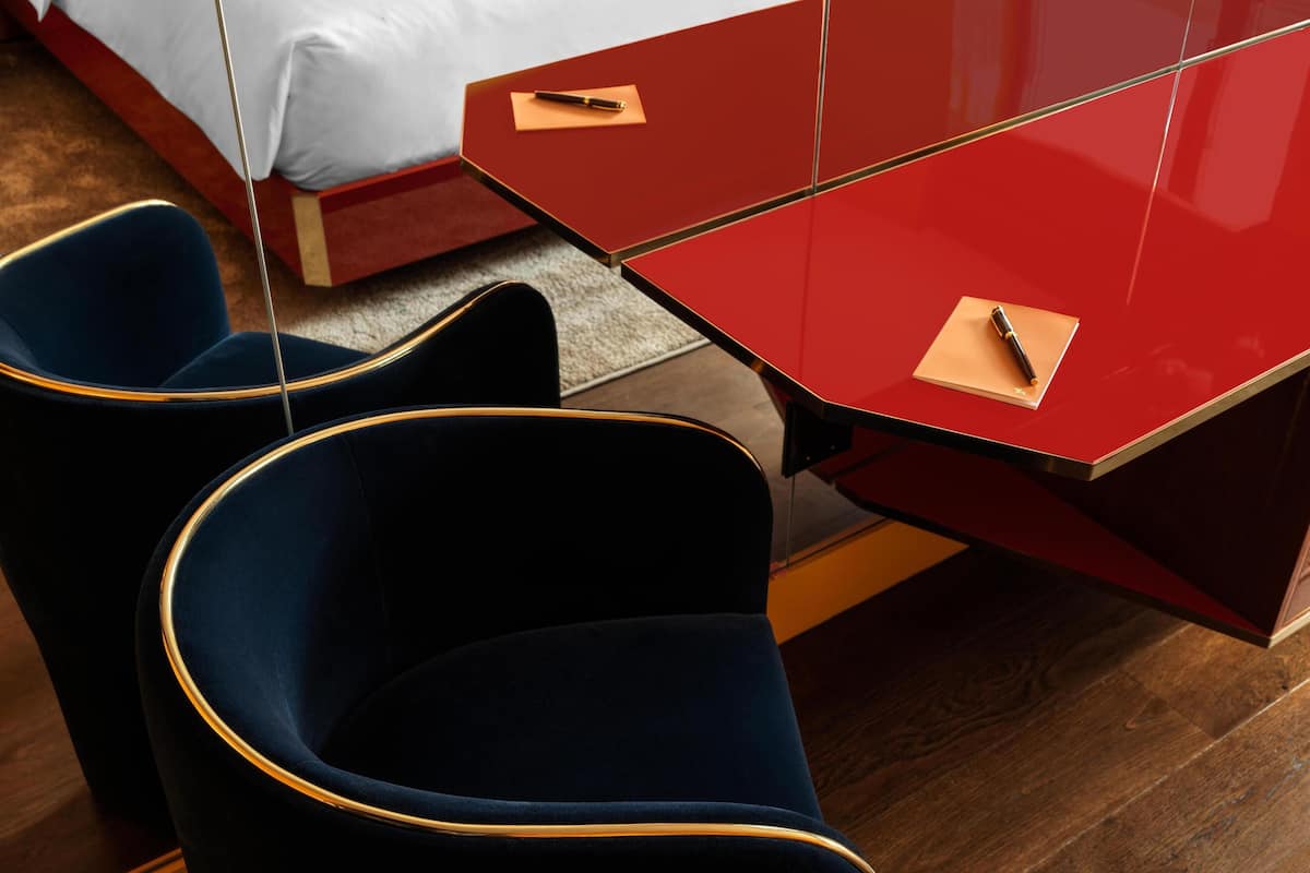 Kamar Deluks, 1 Tempat Tidur King | Seprai premium, brankas, tirai kedap cahaya, dan setrika/meja setrika