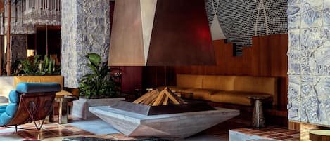 SÀngtillbehör av högsta kvalitet och vÀrdeförvaringsskÄp pÄ rummet