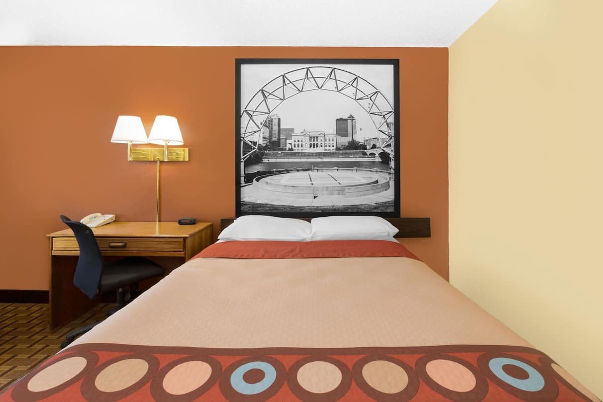 Desk, free cots/infant beds, rollaway beds, free WiFi