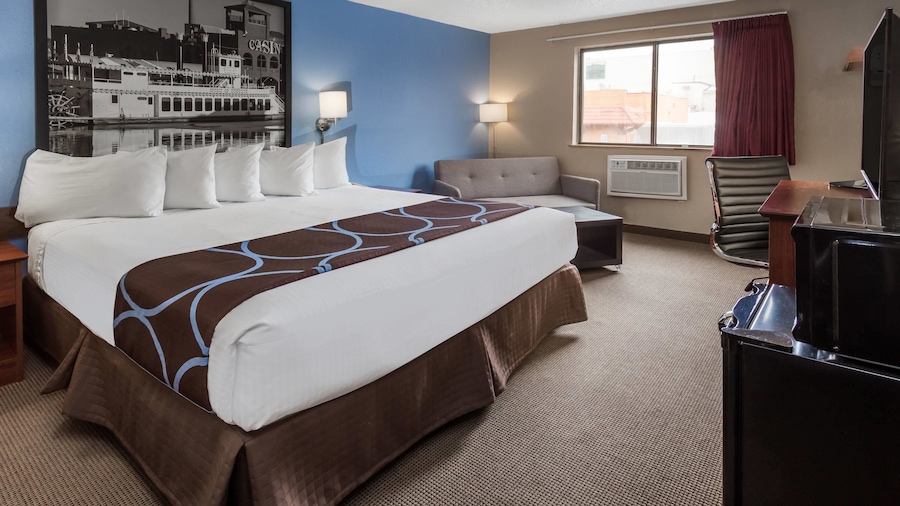 Super 8 by Wyndham Dubuque