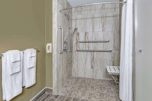 Salle de bain accessible aux personnes à mobilité réduite
