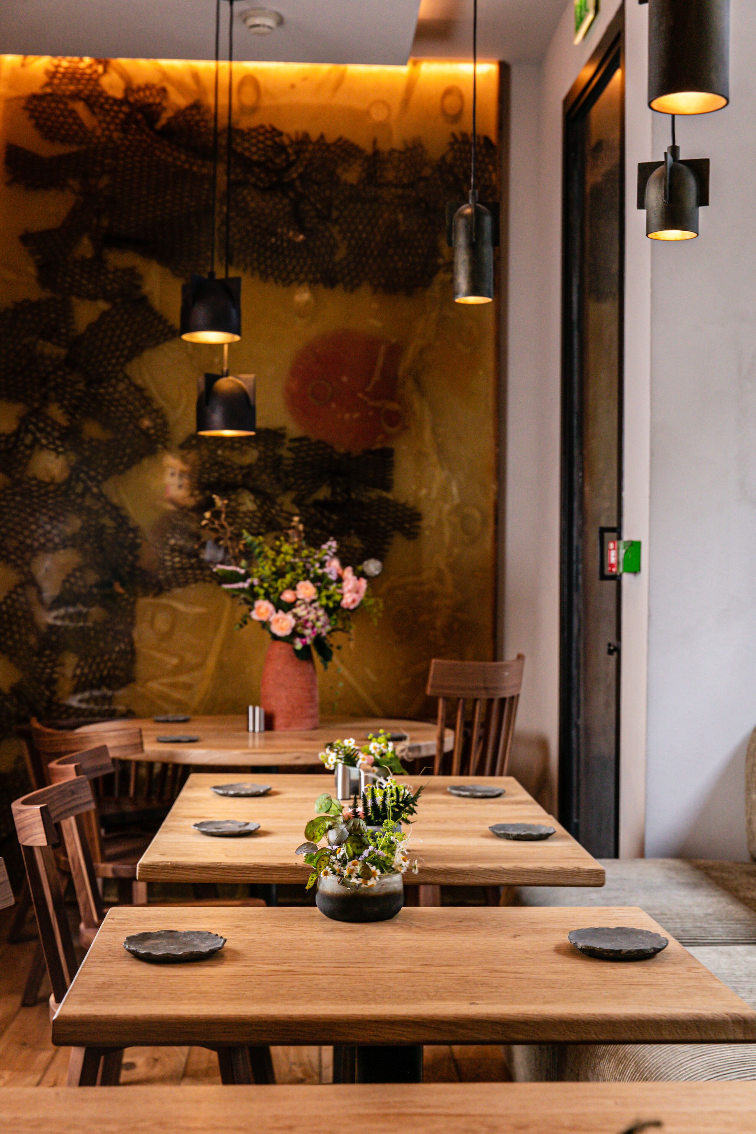 breakfast, lunch, dinner served; local and international cuisine