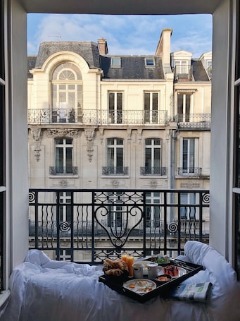 1 bedroom, premium bedding, minibar, in-room safe