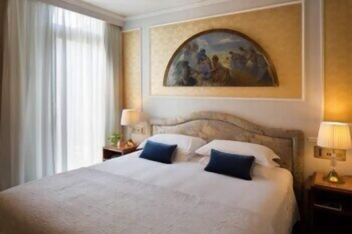 Premium bedding, minibar, in-room safe, individually decorated