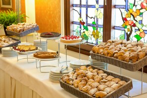 Daily buffet breakfast (EUR 15 per person)