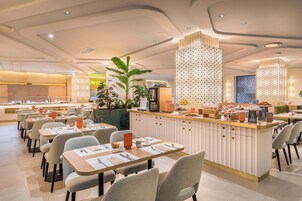 Desayuno buffet todos los días (con cargo)