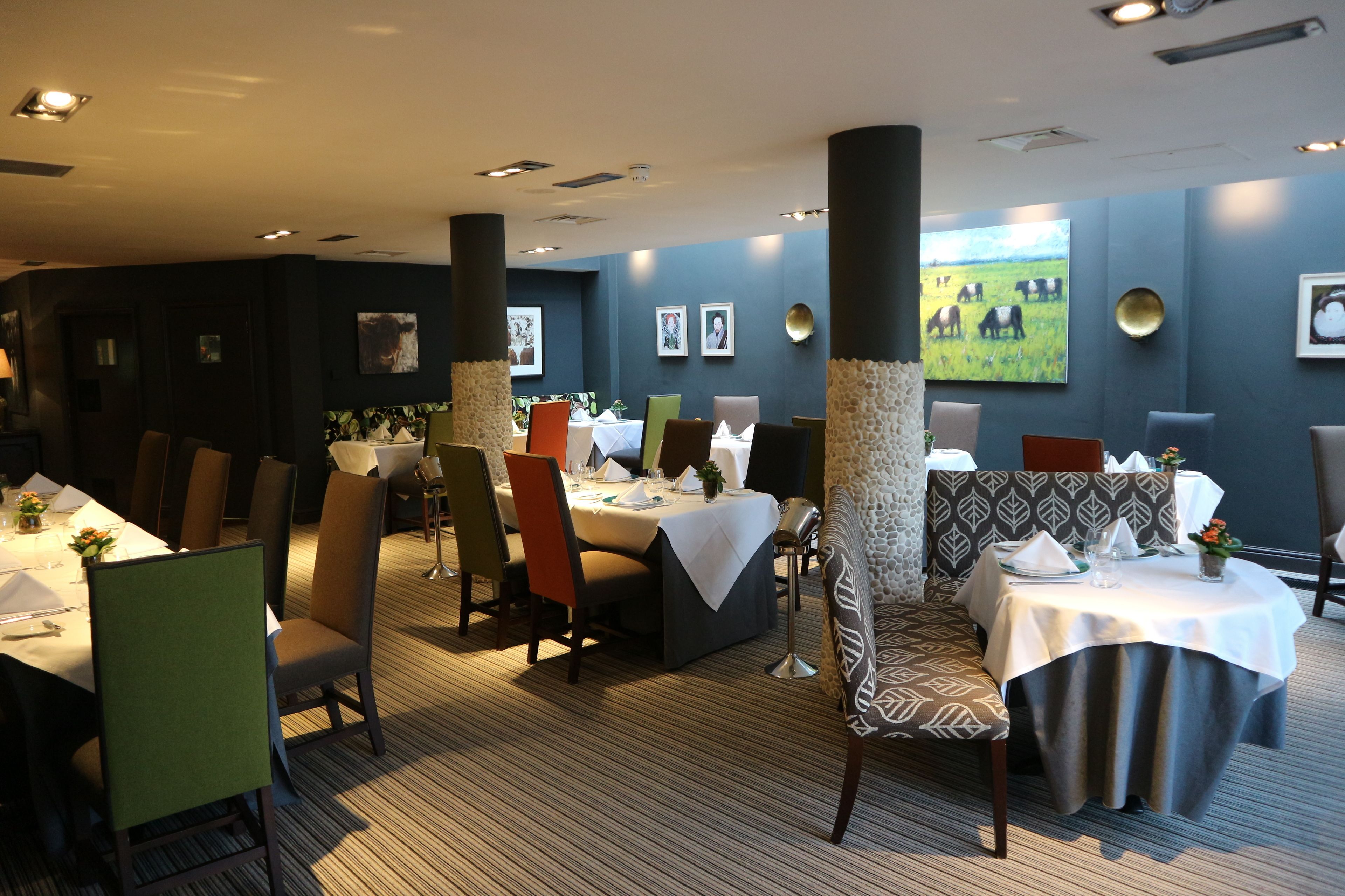 Lunch, dinner served; British cuisine, garden views 