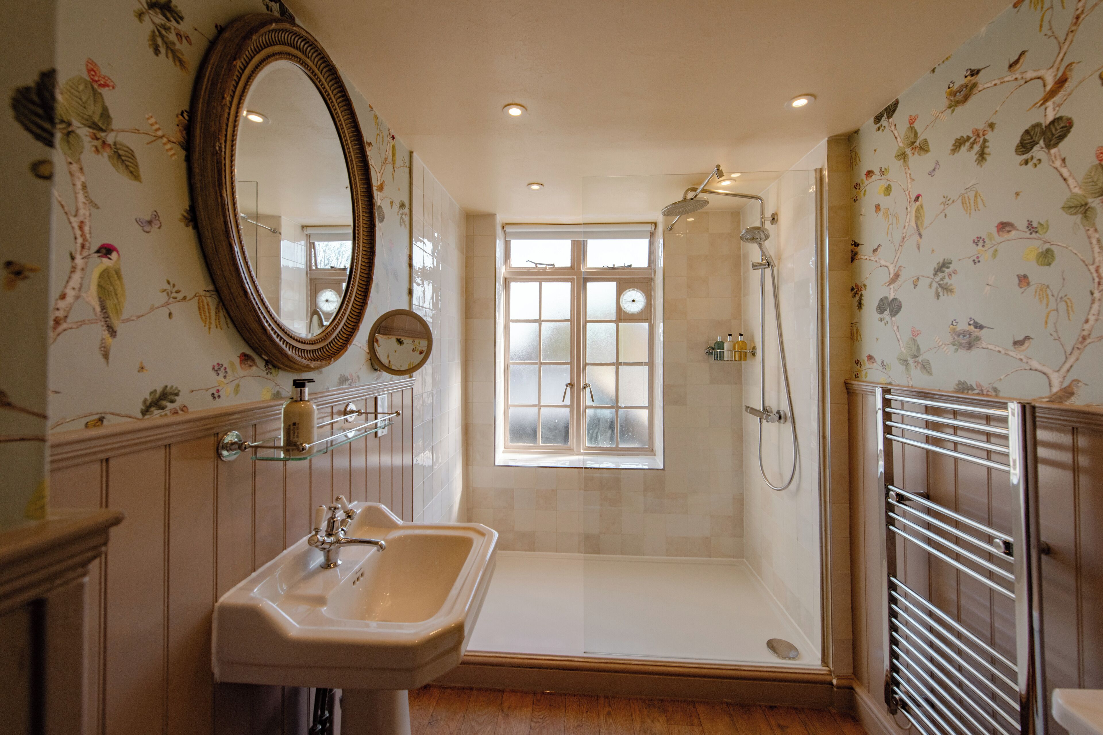 deluxe room | bathroom | hair dryer, towels