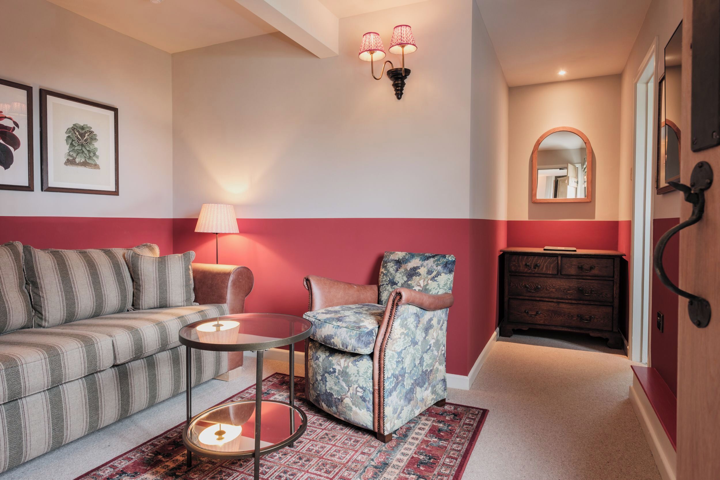 junior double room | living area | tv