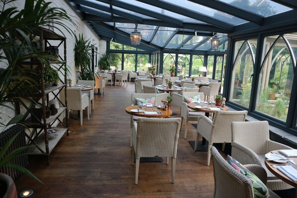 Lunch, dinner served; British cuisine, garden views 