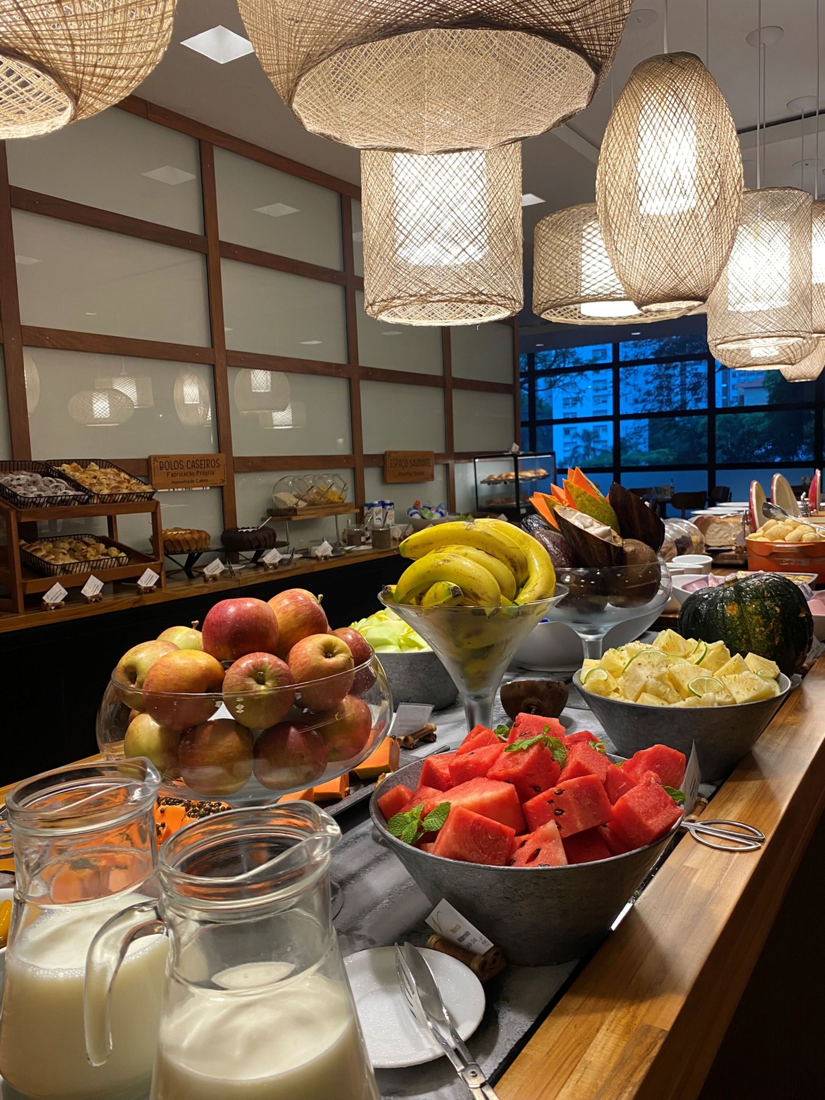 daily buffet breakfast (brl 85.50 per person)