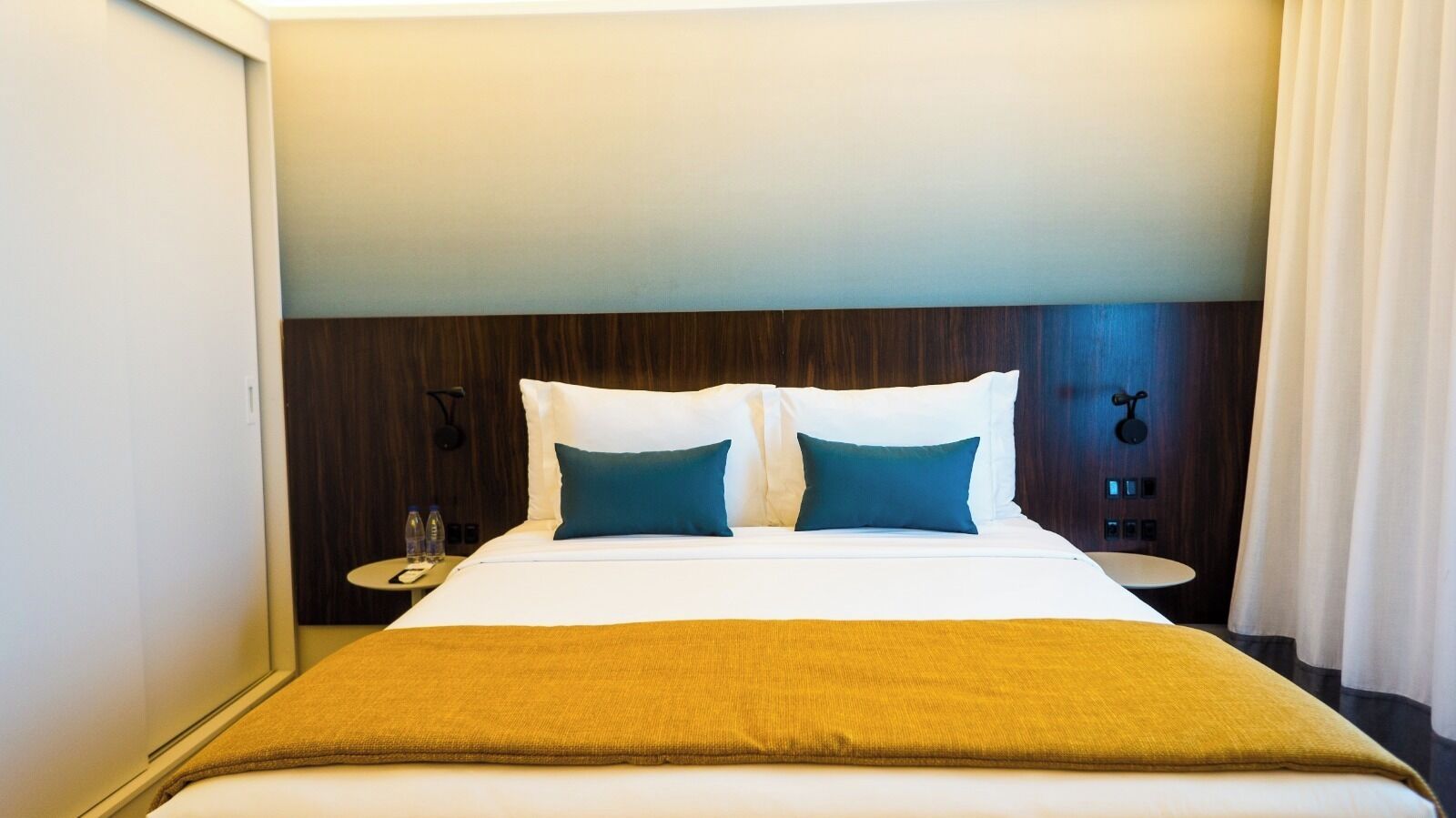 suite junior | egyptian cotton sheets, premium bedding, minibar, in-room safe