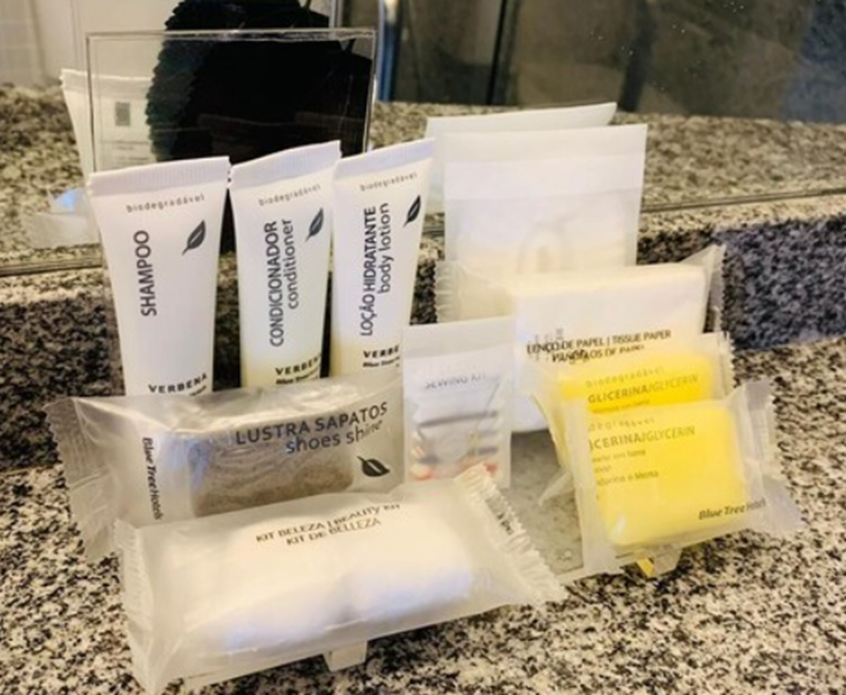 shower, rainfall showerhead, free toiletries, hair dryer