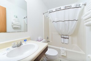 Bureau, Wi-Fi gratuit, draps fournis, réveils