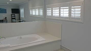 Jetted tub