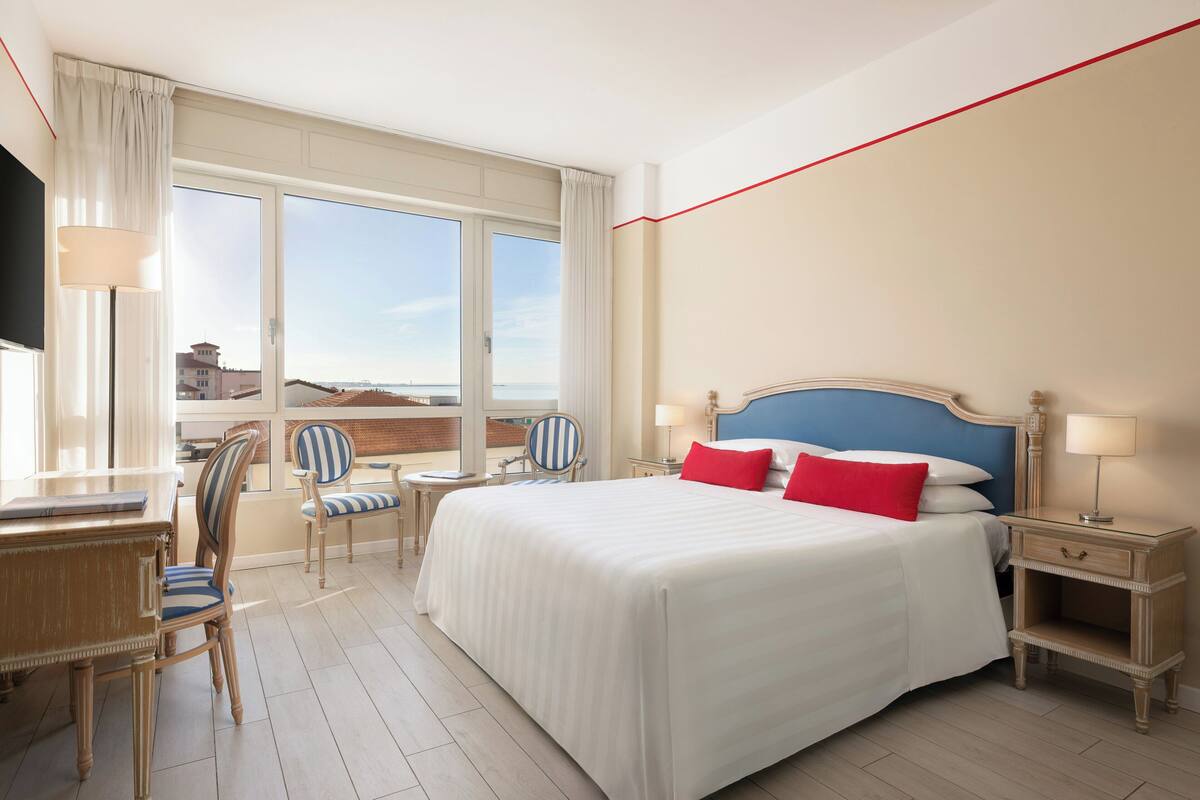 Frette Italian sheets, premium bedding, down duvets, pillow-top beds