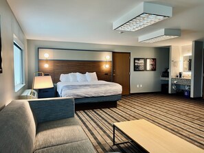 1 bedroom, in-room safe, laptop workspace, blackout curtains