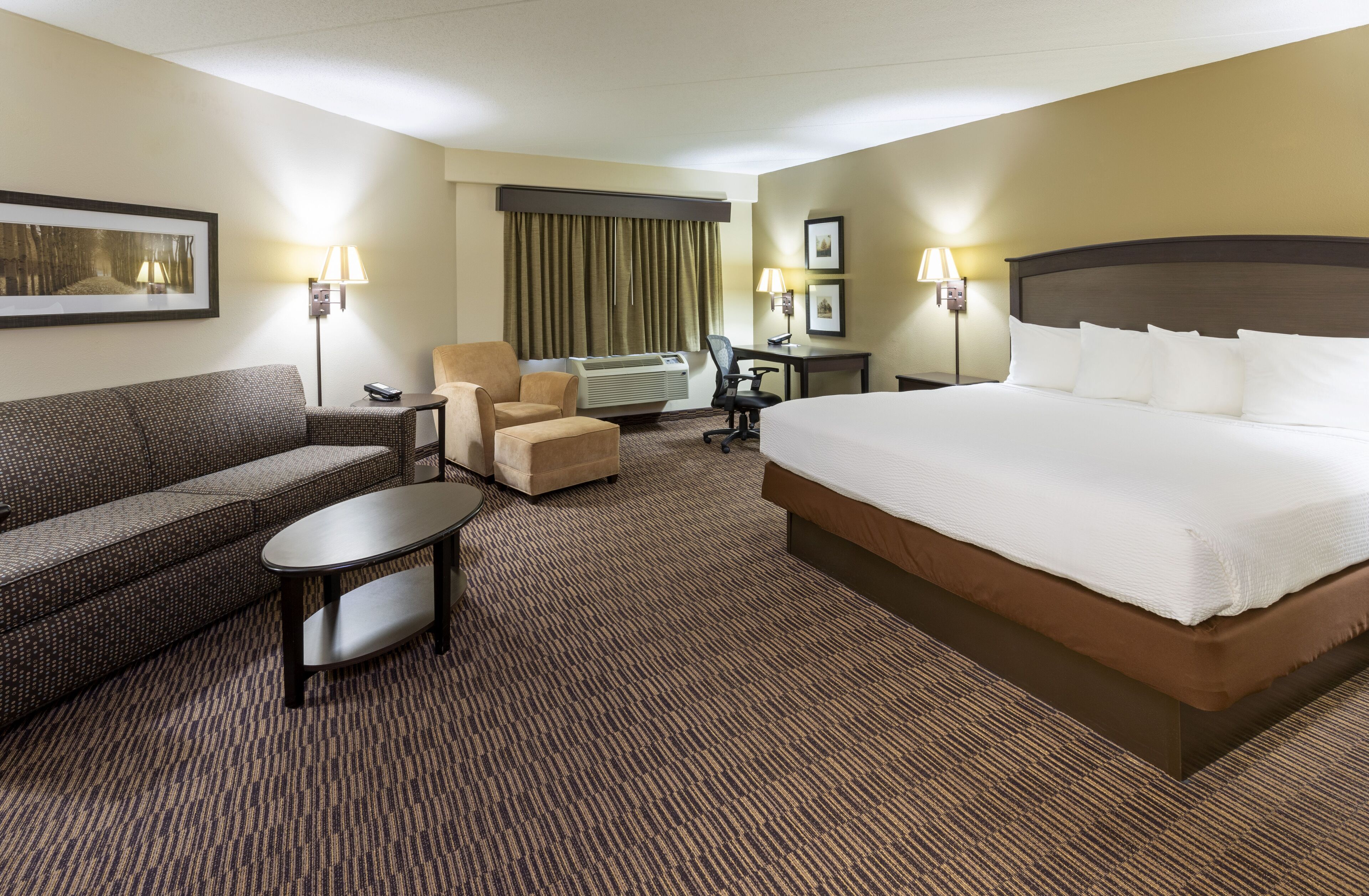 Caja fuerte, espacio para trabajar con un portátil, cortinas opacas