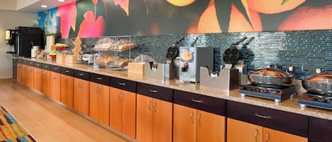 Free daily buffet breakfast
