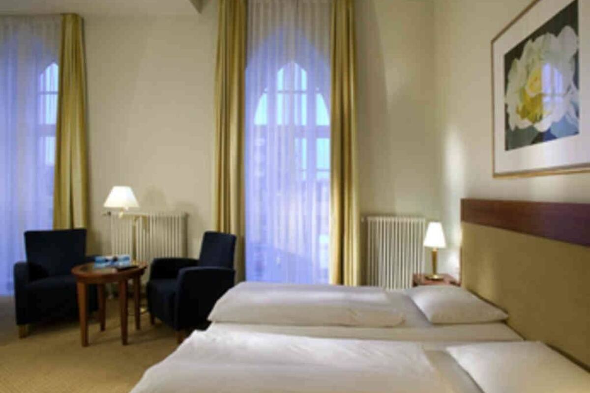 hypo-allergenic bedding, minibar, desk, blackout curtains