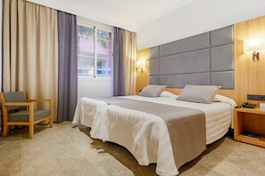 Minibar, safe på rommet, lydisolert og wi-fi (inkludert)