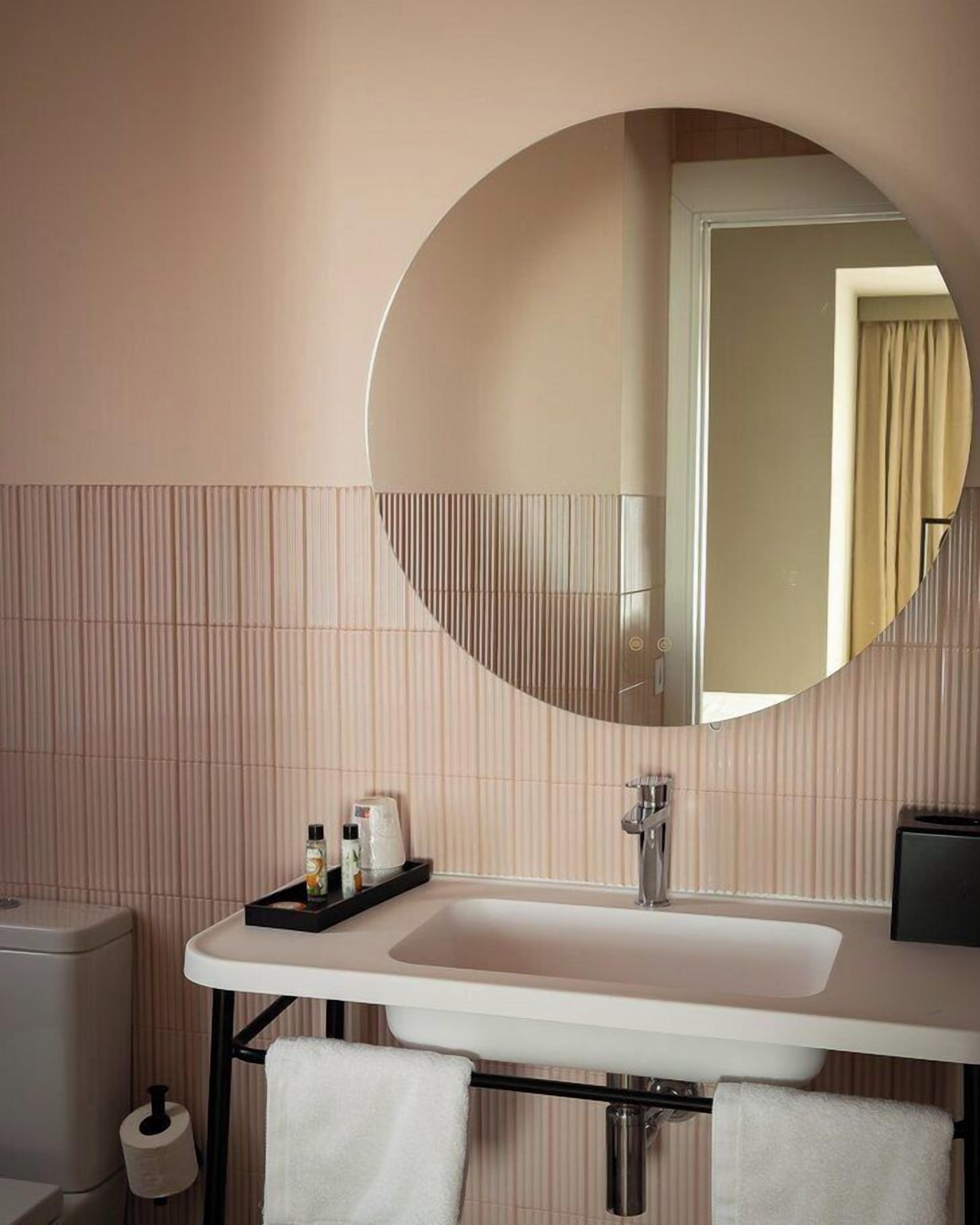 double or twin room, balcony, pool view | bathroom | shower, rainfall showerhead, free toiletries, hair dryer