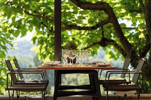 Lunch and dinner served, French cuisine