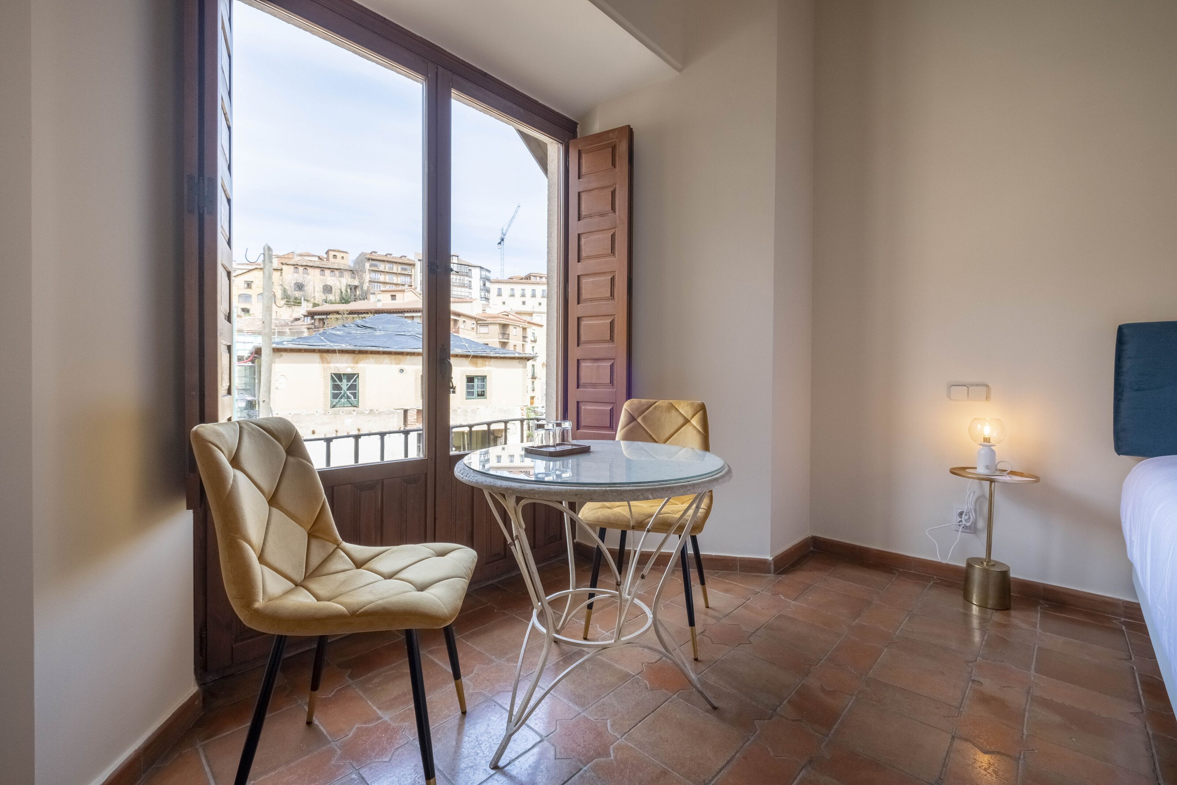 Deluxe Double or Twin Room | Down comforters, in-room safe, desk, free WiFi