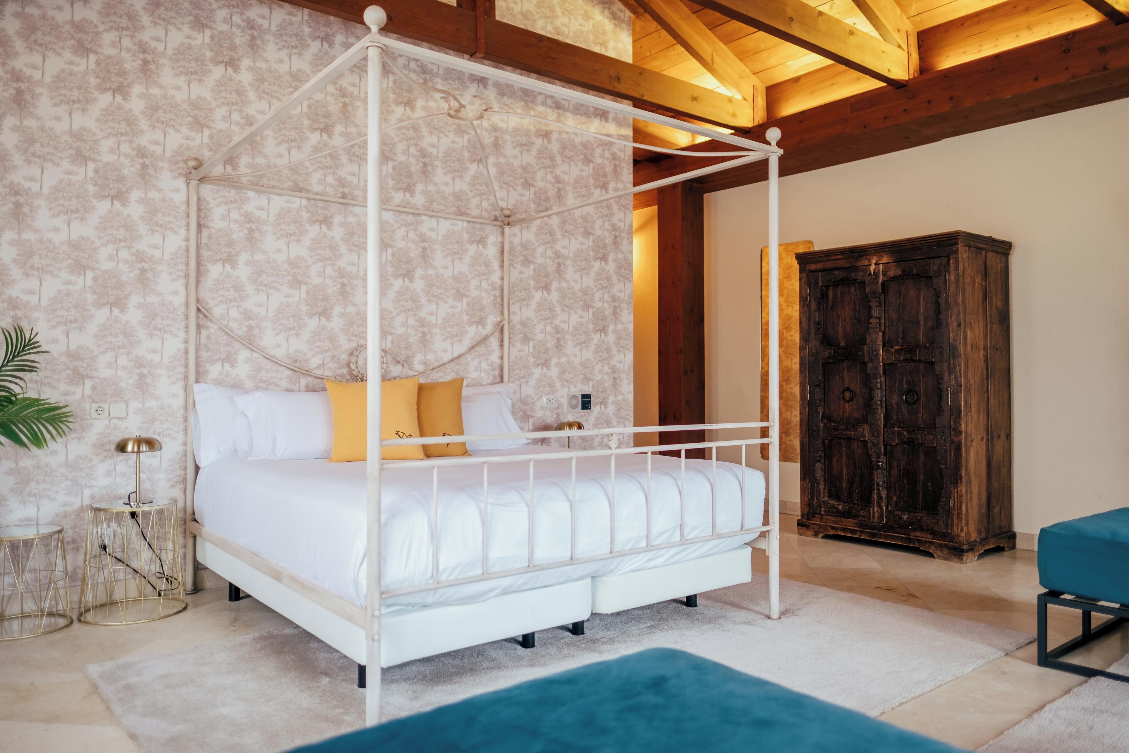 Habitación junior | Edredones de plumas, caja fuerte, escritorio y wifi gratis