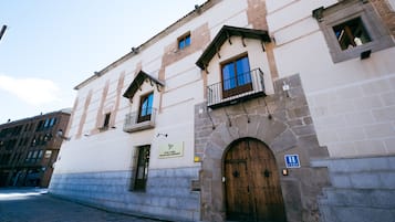 Fachada de la propiedad