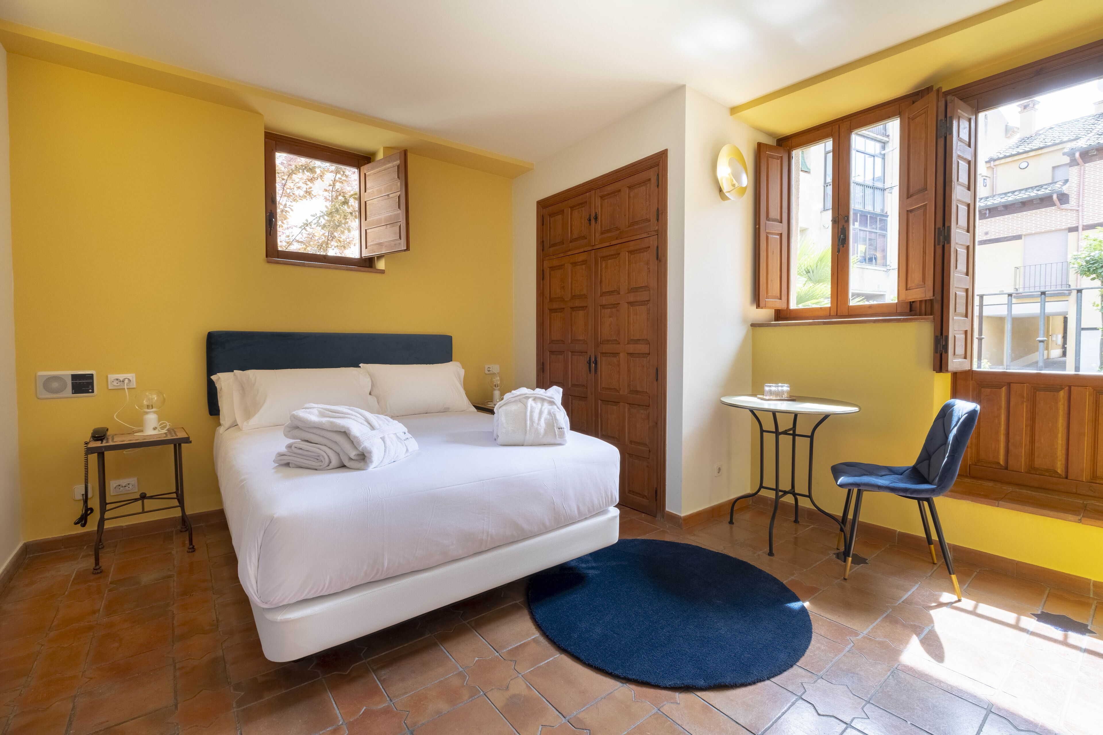 standard double or twin room | 1 bedroom, down duvets, in-room safe, desk