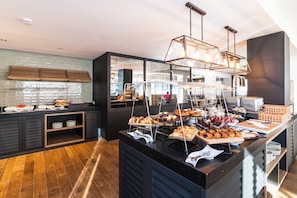 Bar (on property) - Eurostars Marivent Hotel (Palma de Mallorca)