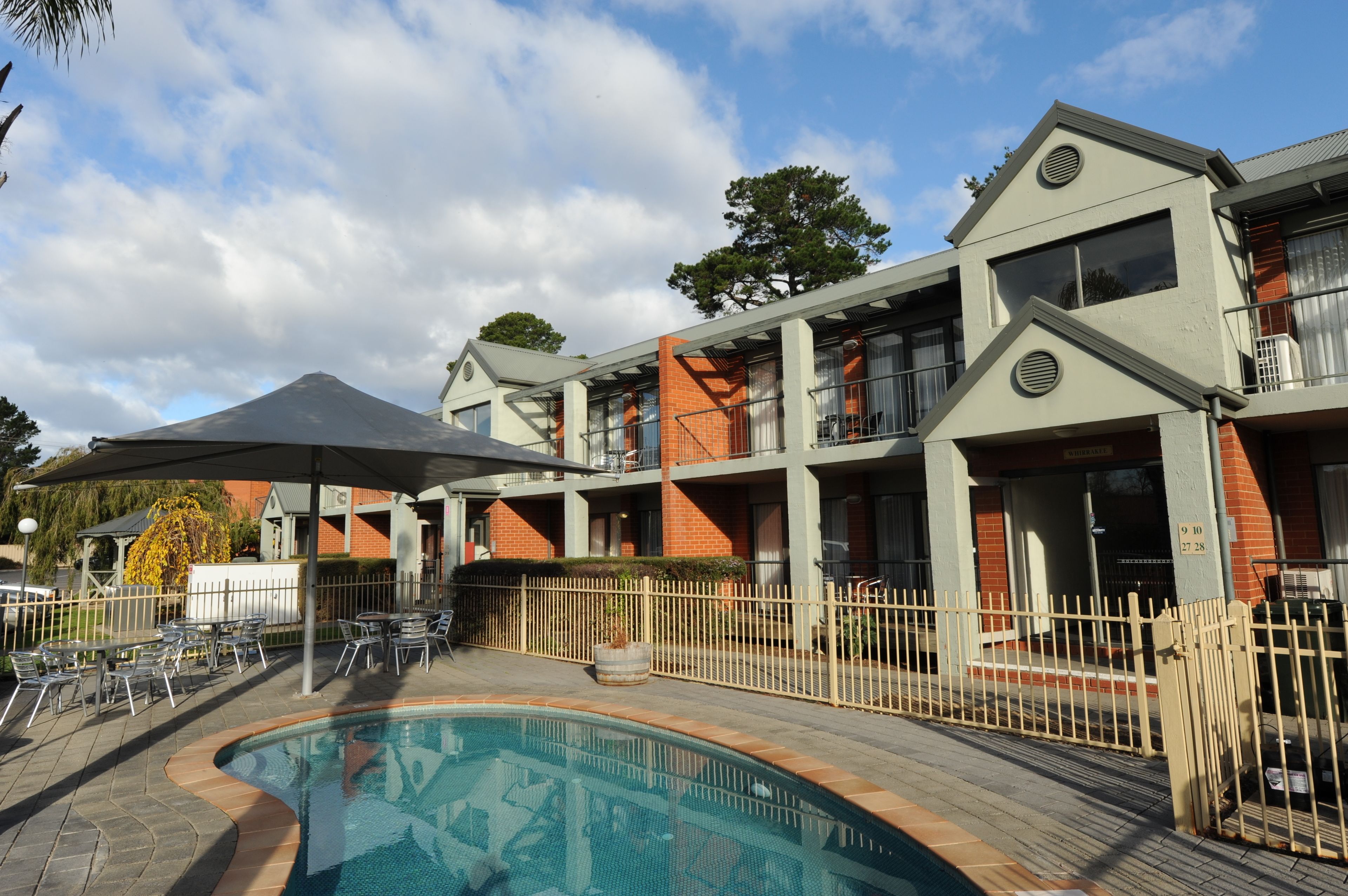 outdoor pool, pool loungers