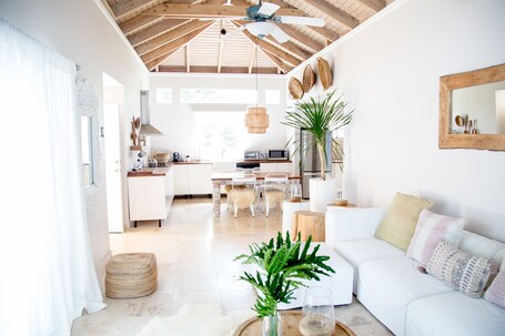 Villa Montana Beach Resort - Image 27
